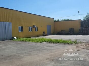 А цей цех заводу вже розливає найсмачніший лімонад в країні