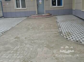 Укладка ФЭМ на территории бизнес центра в Киеве.