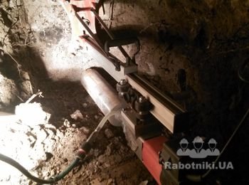 Сверление фундамента под отмосткой
http://metrol.kiev.ua/g3048165-almaznoe-sverlenie-rezka