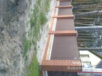 забор из профнастила с кирпичными столбиками Васильков