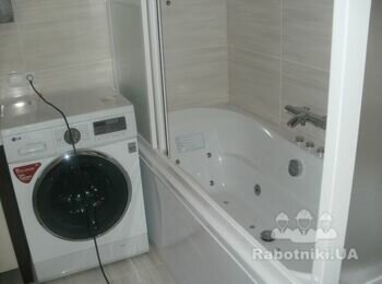 Капитальный ремонт в частном доме Мирноград 2012г в ванной комнате.