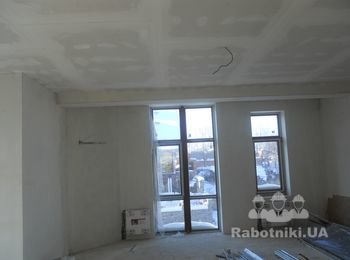 Пряма однорівнева стеля.