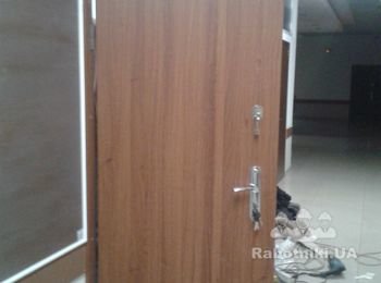 Офисные металлические двери с отделкой МДФ