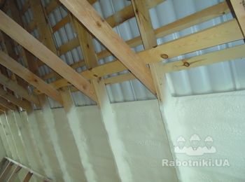 Для неровных поверхностей напыляемая технология просто незаменима