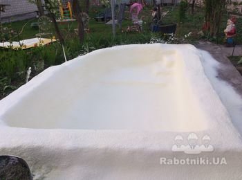 Уличный водоем больше не протекает