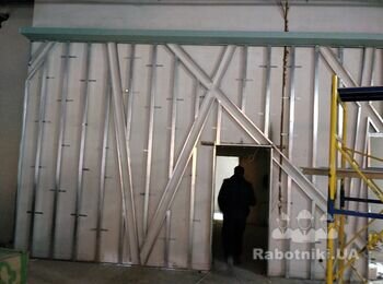 Декор перегородки 1-го поверху аеропорту Київ в Жулянах