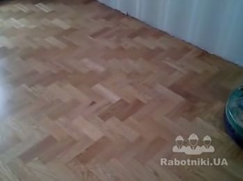 Выровняли, заделали щели, поциклевали, пошлифовали, покрыли лако.