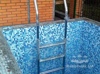 лестница в бассейн для нестандартных чаш в басейн