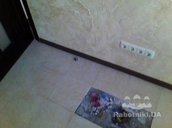 Короткое замыкание кабеля в затопленной стяжке пола.
http://elektrik220.com.ua/