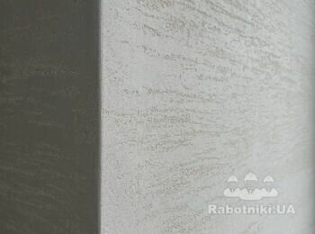 Травертин.
Ідеальне рішення для докора кухні, коридора. Дає додаткову міцність стінам