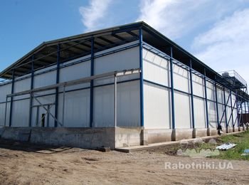 Холодильник с газовой средой на 2000 тонн
Общая площадь: 2500 м2
Адрес: Ивано-Франковская обл., г. Снятин, ул.Гоголя 44
Виды работ: Изготовление, поставка и монтаж металлического каркаса холодильника (Фермы, колонны, связи, прогоны). Покраска
Срок реализации проекта: Август 2011 - Ноябрь 2012 г.
