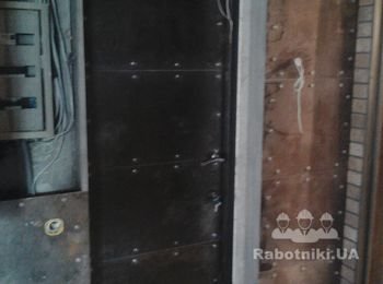 обшивка двери металом