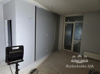 Откоасили стены, два дня паузы и поступаем к потолкам