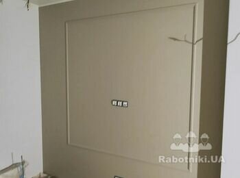 Дизайнер просто умница. 
Очень красивое сочетание цветов.