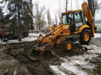 Аренда спецтехники позволяет использовать по необходимости даже самую узкоспециализированную технику. Вам не нужно покупать дорогой спецтранспорт и оборудование, содержать автопарк в надлежащем техническом состоянии, покупать дорогостоящие запчасти и нанимать в штат автомехаников. У нас Вы можете взять в аренду любую спецтехнику от ведущих мировых производителей, таких как JCB, Bobcat, Рено и прочих.
Звоните на наш многоканальный номер телефона (044) 379-20-50 и наши специалисты Вам помогут.