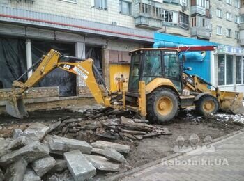 Аренда спецтехники позволяет использовать по необходимости даже самую узкоспециализированную технику. Вам не нужно покупать дорогой спецтранспорт и оборудование, содержать автопарк в надлежащем техническом состоянии, покупать дорогостоящие запчасти и нанимать в штат автомехаников. У нас Вы можете взять в аренду любую спецтехнику от ведущих мировых производителей, таких как JCB, Bobcat, Рено и прочих.
Звоните на наш многоканальный номер телефона (044) 379-20-50 и наши специалисты Вам помогут.