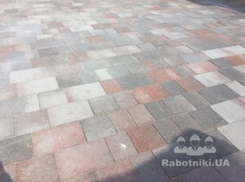 "Планета2ООО". Объект на Львовской площади. Укладка тротуарной плитки колормикс.