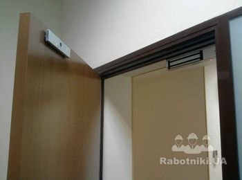Установка магнитного замка