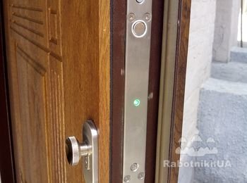 Установка электромагнитной защелки на дверь
