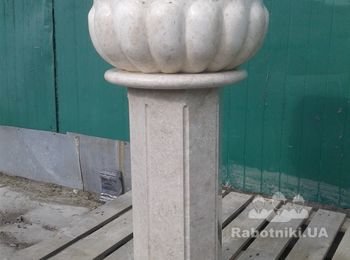 Курна из мрамора с пъедесталом для турецкой бани