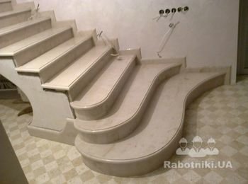 Ступени из мрамора на заказ