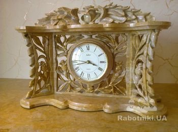 Резные мраморные каминные часы