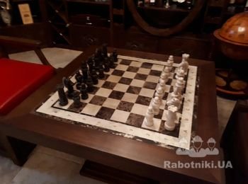 Шахматный столик и фигуры из мрамора
0679134117