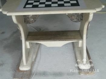 Журнальный столик из мрамора с шахматной доской