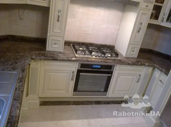 Кухонная столешница из коричневого мрамора - рабочая поверхность кухни из натурального камня