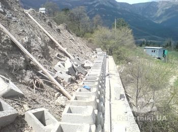 Кладка опорных шлакоблоков