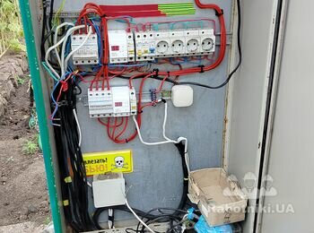 Монтаж перекидного автомата, реле напруги, лічильника