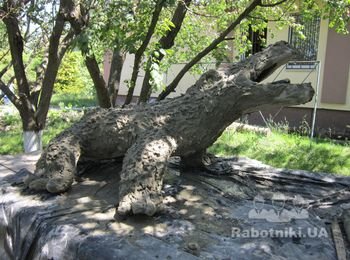 крокодил садовая скульптура , фонтанчик в клумбу , 1700грн.
