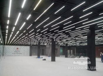 Освітлення загальних зон торгового центру LED світильниками