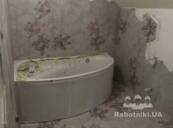 Ремонт в доме. Установка ванны.