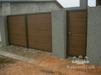 Автоматизовані ворота з сендвічпанелями .