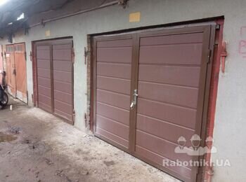 Ворота з сендвічпанелями в гаражному кооперативі