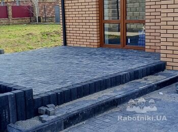 Облаштування тераси з бруківки