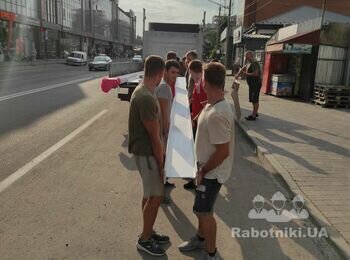 Розвантаження 600 кг швейлер