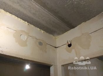 Вскрыты распред коробки для добавления проводки, ну и не зря!, застройщик не удосужился пропаять скрутки!