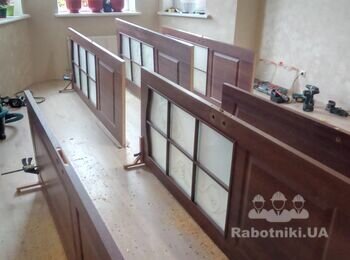 размещаем двери на лапы для удобства работы
