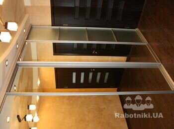 Декоративная штукатрука + встроенный шкаф-купе