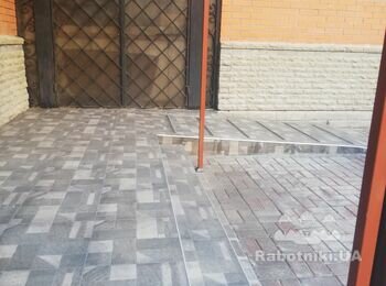 Крыльцо под ключ. Комфортный шаг + пандус. Киев, П. Мирного 12. Печерск