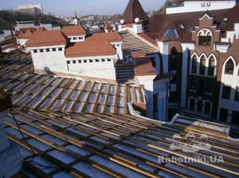 Кровельные работы и ремонт крыши Киев (ул. Воздвиженская) замена обрешётки