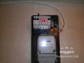 Замена пробок на автоматические выключатели и реле напряжение