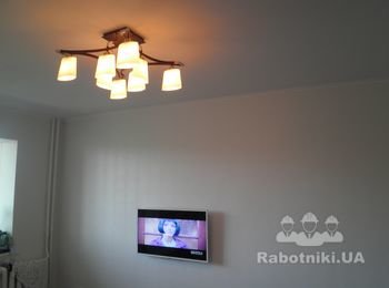 Люстра в зале