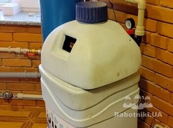 Механічна фільтрація + пом'якшення води. Перезавантаження та заміна керуючого клапана.