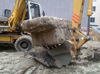 Сюрприз при разработке траншеи под ливневку.