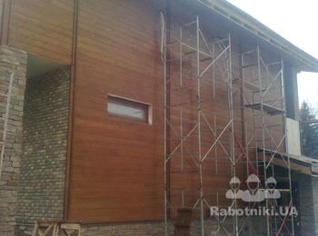 Обшивка фасада  Сибирской лиственницей.