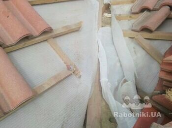 Французкий бульвар Одесса. Ремонт кровли из керамической черепицы в в зоне Ендовой .