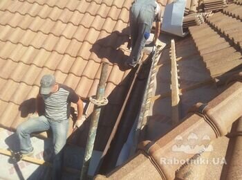 Ул.Львовская Одесса .Монтаж кровли из керамической черепицы